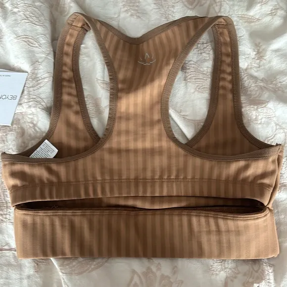 Beyond yoga sports bra NWT size XS