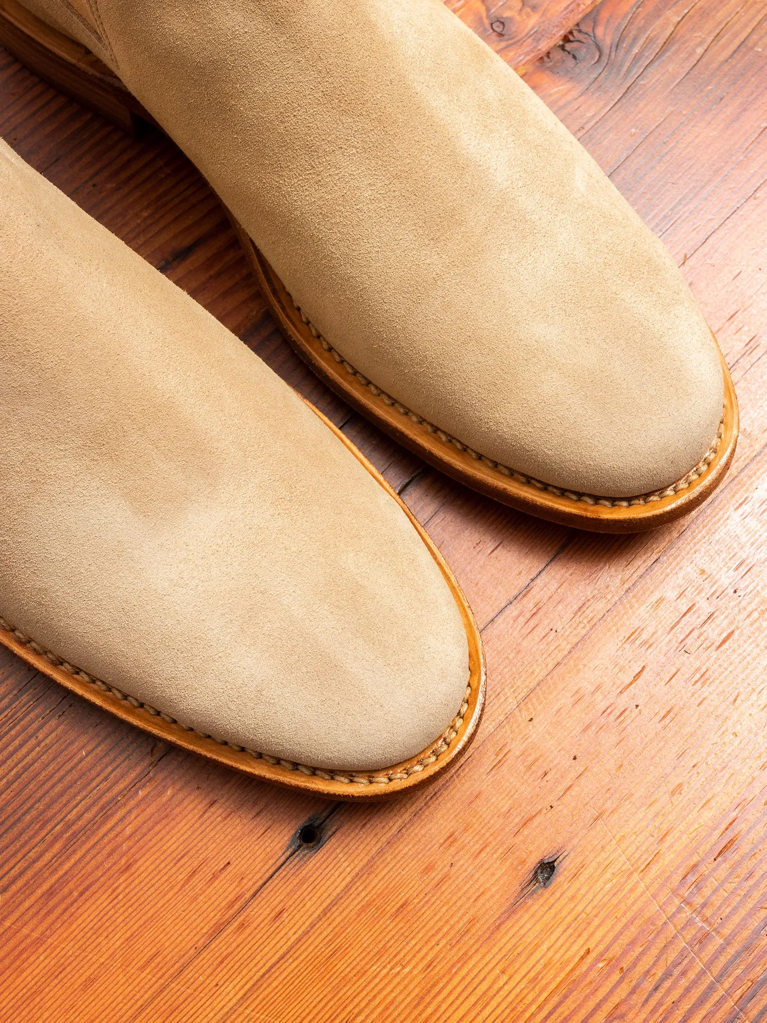 Chelsea Boot 2050 in Milkshake Calf Suede