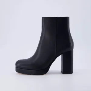 Dish Heeled Boot