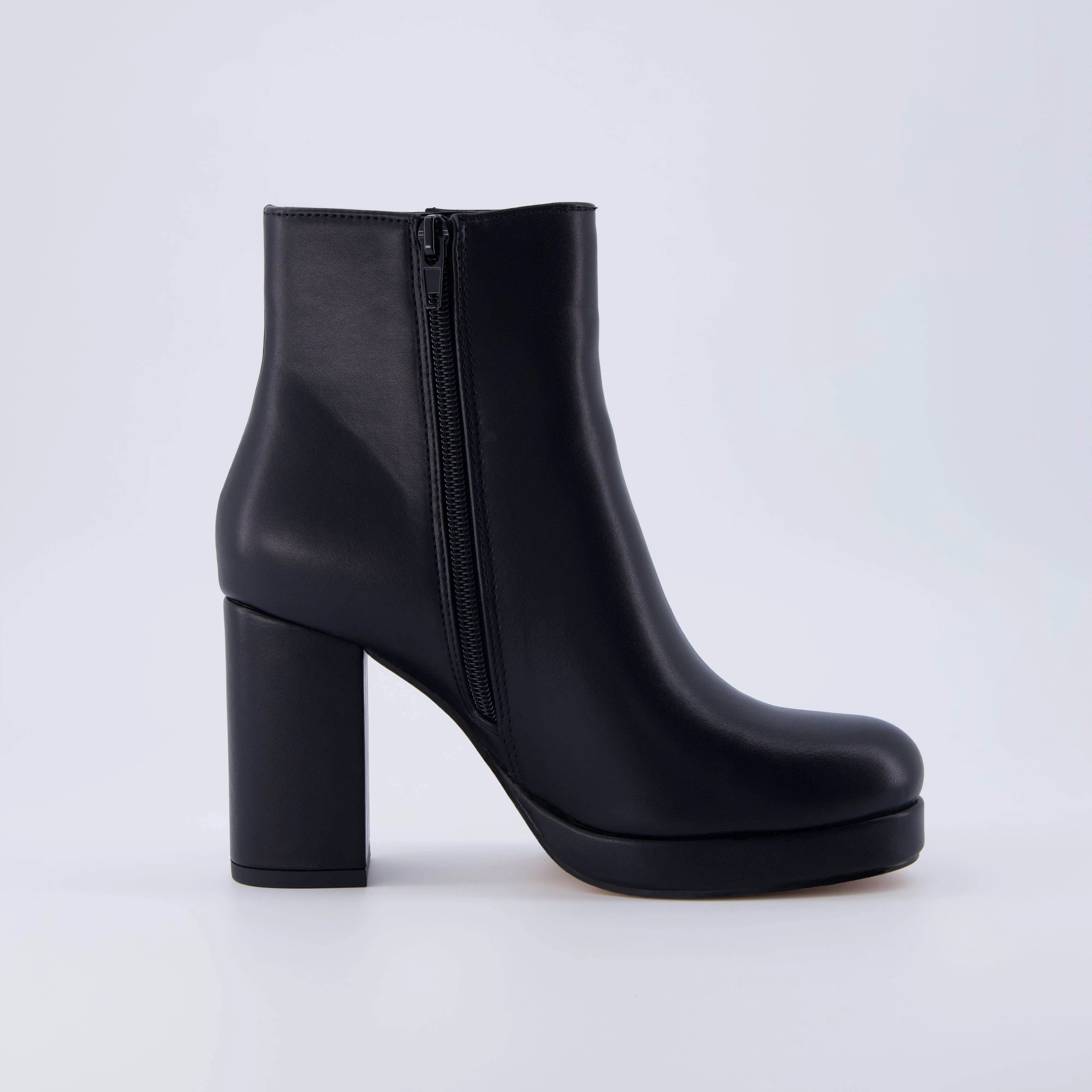 Dish Heeled Boot