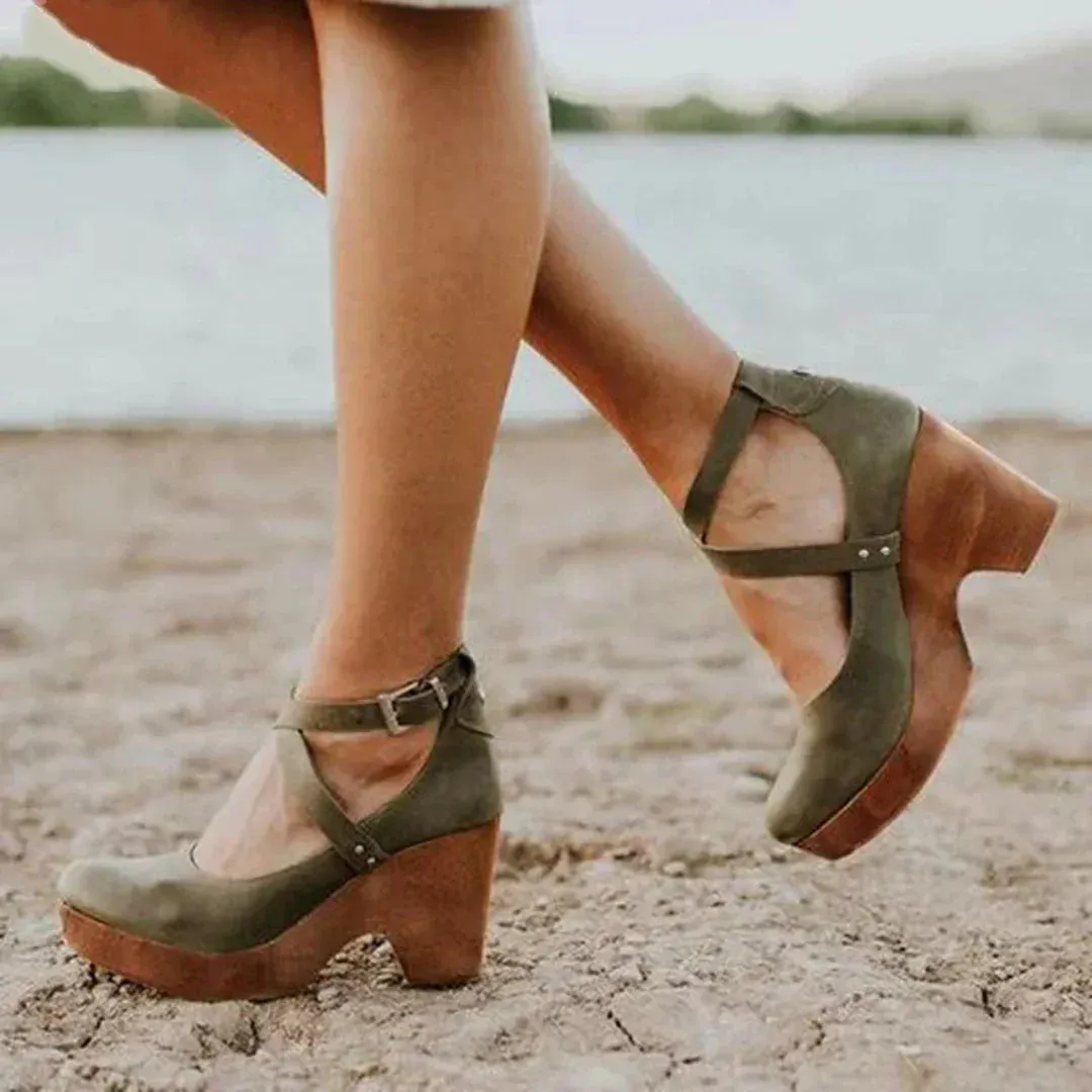 Elegant shoes with high heels