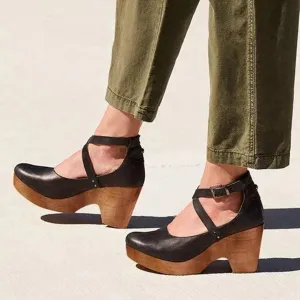 Elegant shoes with high heels