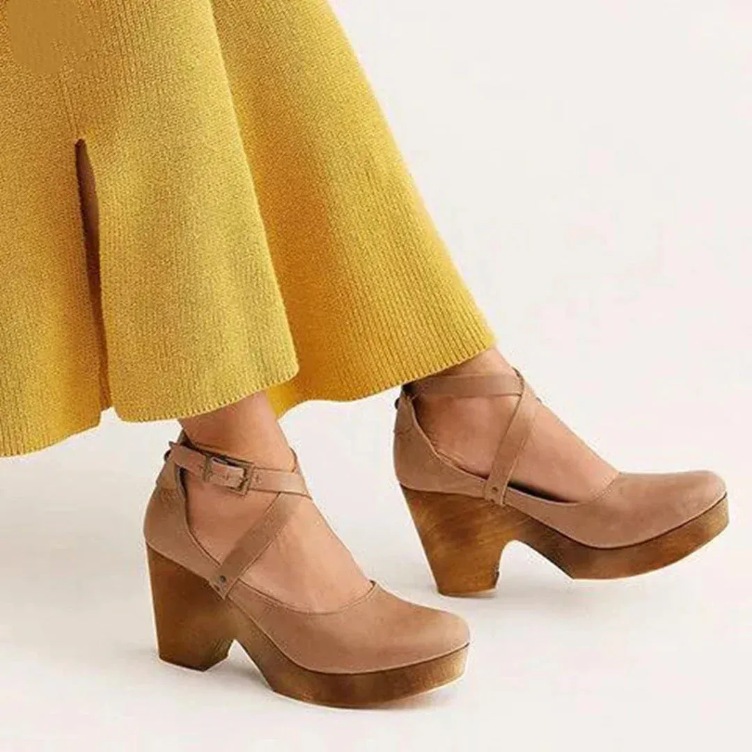 Elegant shoes with high heels