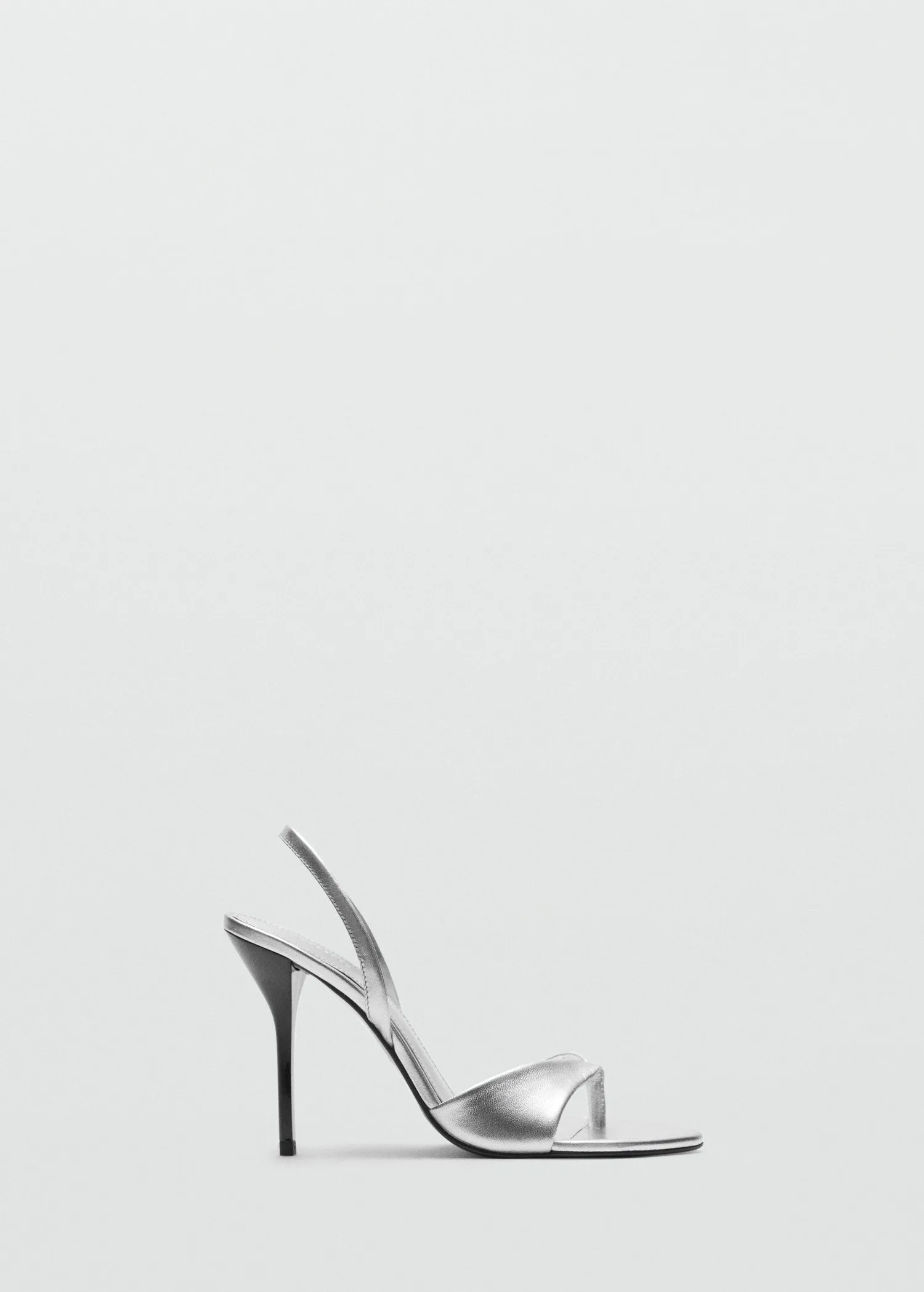 Leather sandals with contrasting heels
