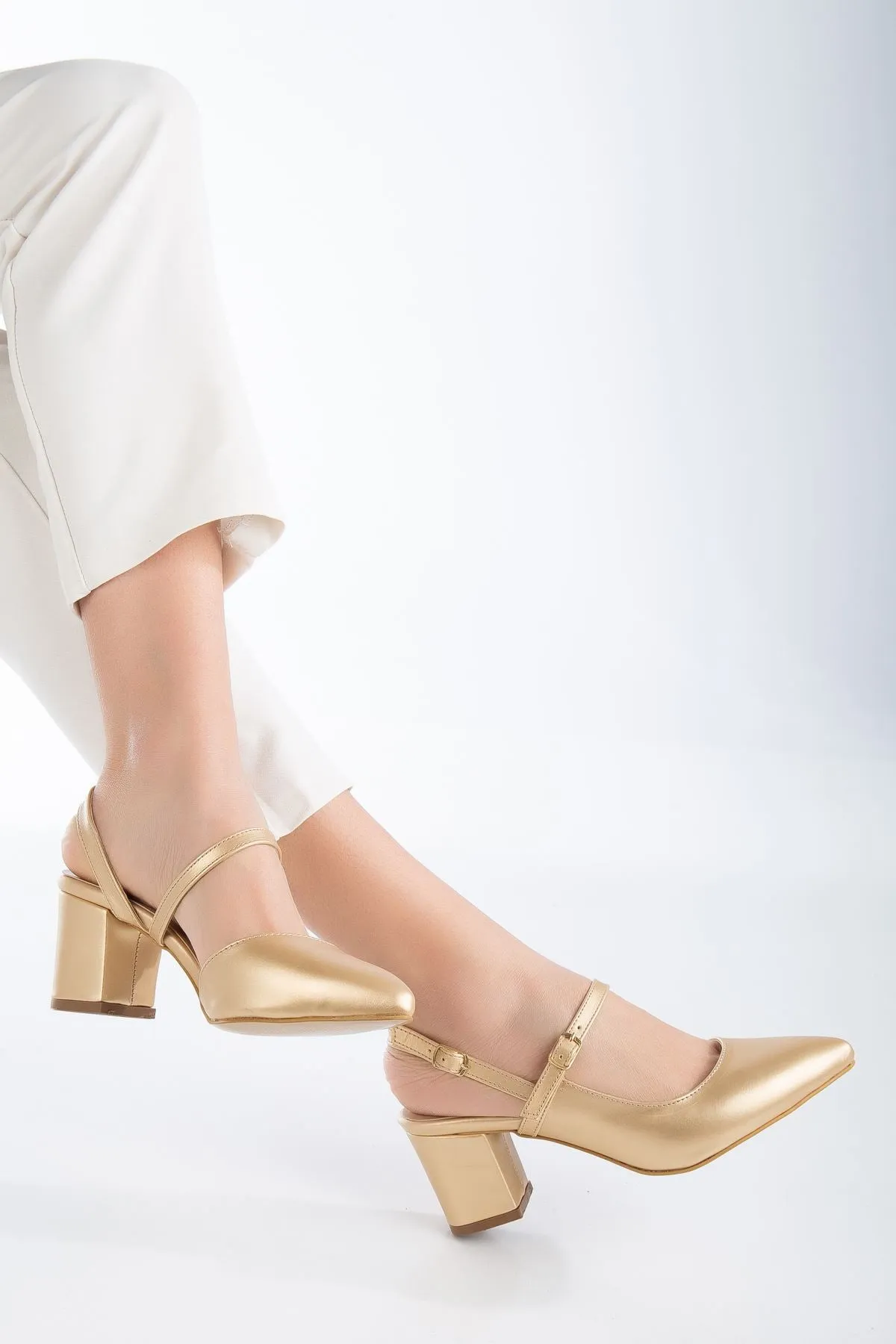 <tc>Chaussures à talons Karsu

</tc>