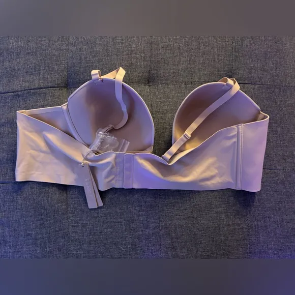 NWT Skims Deep Plunge Bra