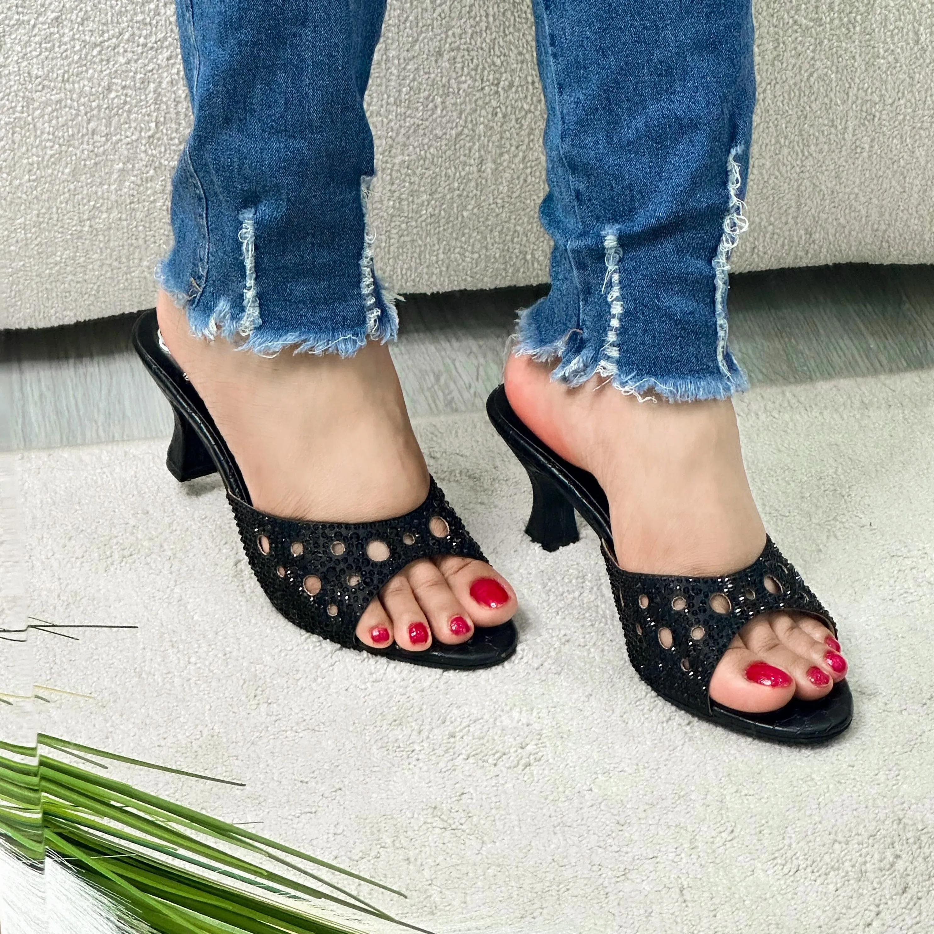 Reem Heels S207H - Black