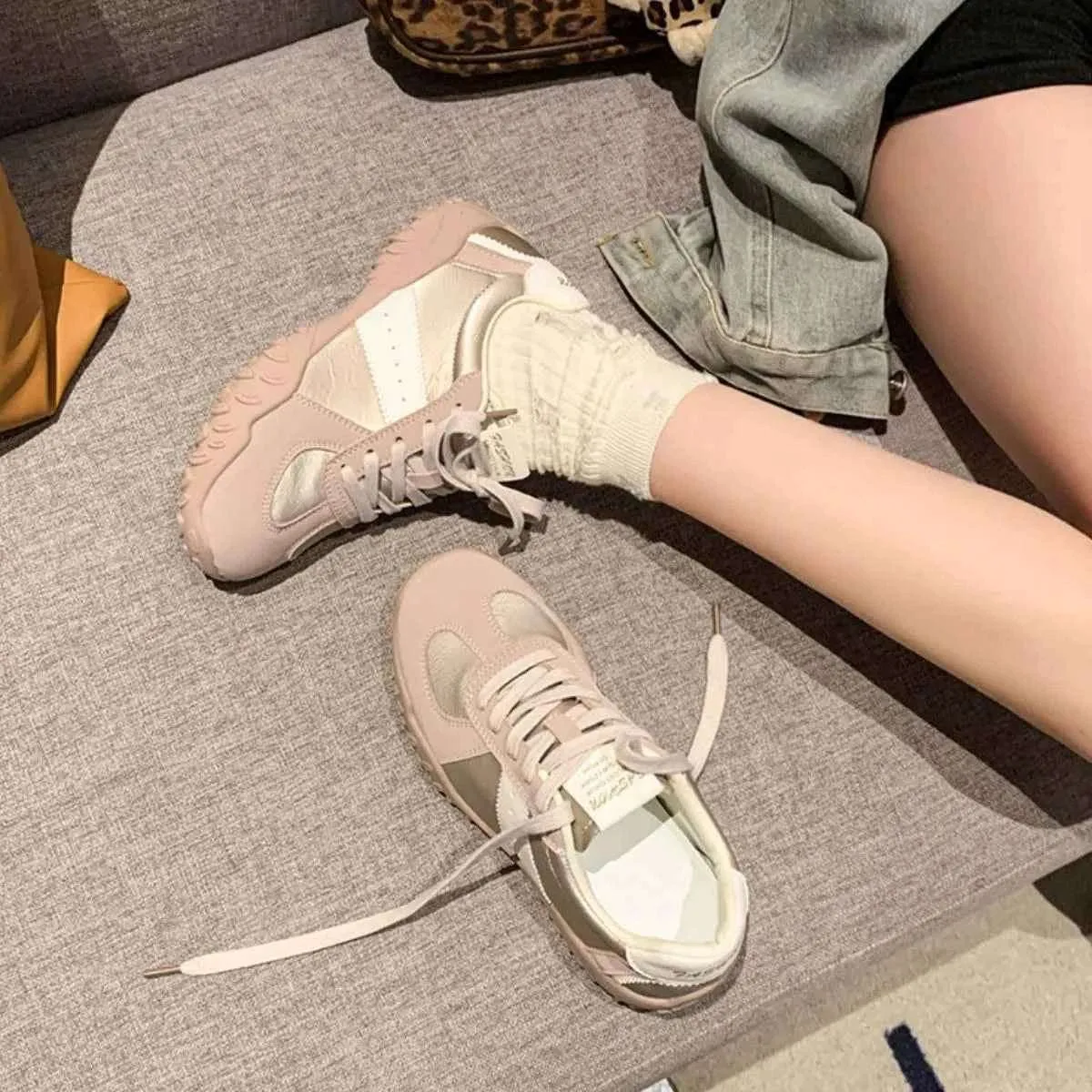 Round Toe Flats Athletic - Comfortable Round Toe Flats for Everyday Wear