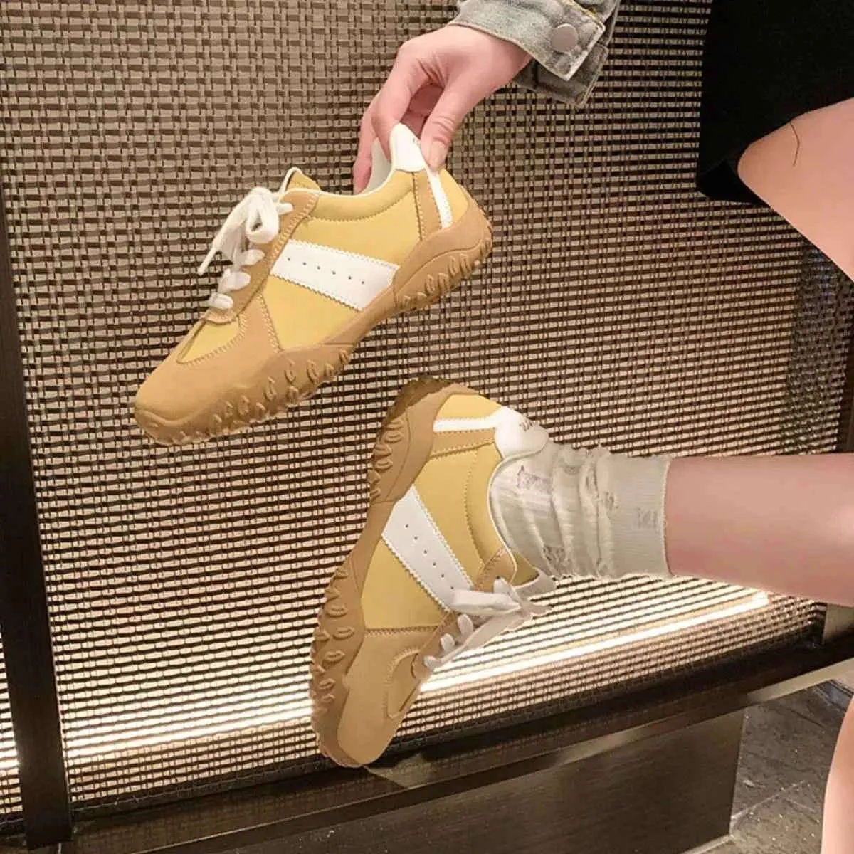 Round Toe Flats Athletic - Comfortable Round Toe Flats for Everyday Wear