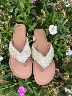 V-Shape Pearl Gleam Flats