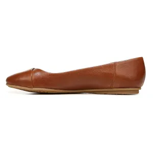 ZODIAC Women's, Sadie Flat Cognac 11 M